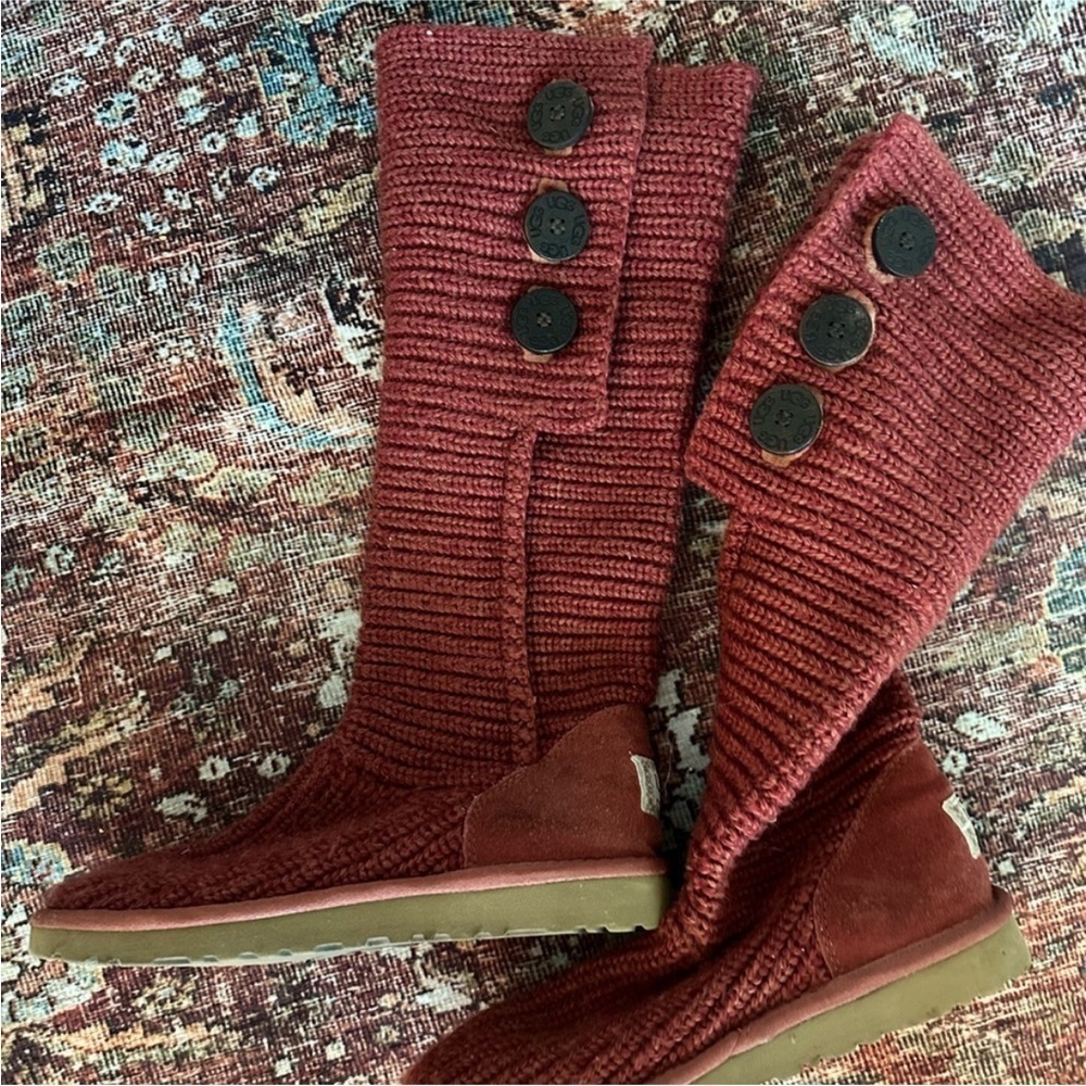 RARE Red Sweater Uggs​​​​​